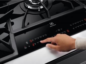 Варильна поверхня газова Electrolux KGV7539IK: 3