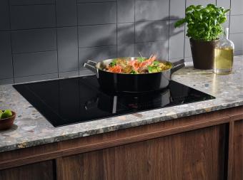 Варильна поверхня індукційна Electrolux EIS62453IZ: 3